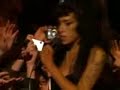 Amy Winehouse dando puñetazos con un fan Punches a Fan! Amy Winehouse dando puñetazos con un fan Punches a Fan!