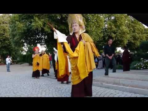 Shamar Rinpoche's remains leave Germany