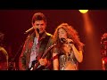 shakira &Alejandro Sanz  D: muhtesem ıkılı:D   http://www.youtube.com/watch?v=Fc1DbGrUnHM