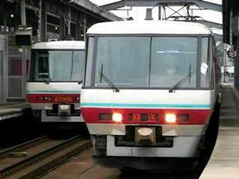 JR381系電車 クロ３８０並び