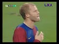 إليكم مراوغة الاعب ليونيل ميسي لروبيرتو كارلوس و كنافارو (قنطر صغيرة أو كوبري)من زواية متعددة