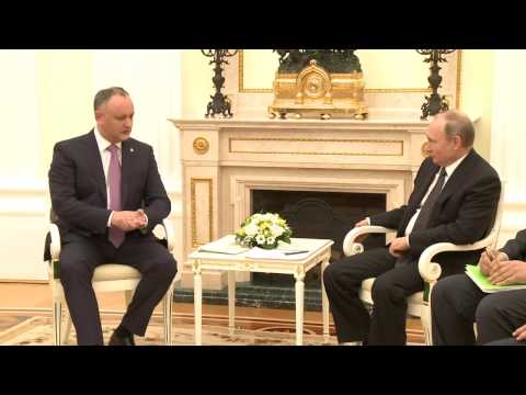 Prelungirea amnistiei pentru migranţi, reglementarea diferendului transnistrean, parteneriatul strategic moldo-rus – subiectele discuţiei dintre Igor Dodon şi Vladimir Putin