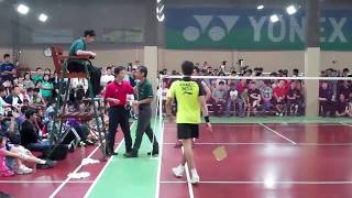 Taufik Hidayat Vs. Chetan Anand - Bay Badminton - Arguing over a birdie