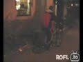 besofener russe f�hrt fahrrad