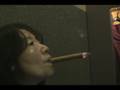 videos de Lady Y smoking Giant cigar, deep drags