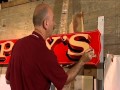Tomás Tuipéar master signwriter