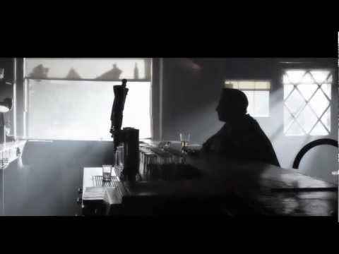 ΔΙΟΝΥΣΗΣ - Ο νεαρός άνδρας με τη συγκλονιστικά αρρενωπή φωνή γεννήθηκε στο Ηράκλειο της Κρήτης στις 16 Ιούνη του 1958, αλλά καταγόταν, από την πλευρά...