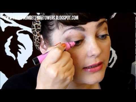 how to apply barry m wink eyeliner