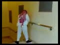 kuwaiti pissing in seef mall