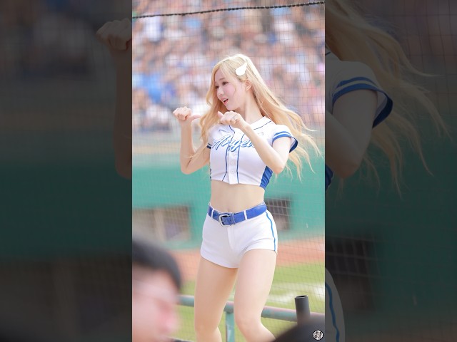 Go stronger富邦大隊長秀秀子 12強賽也會32撞嗎？ #cheerleader #fancam #台湾チア #美女 #치어리더 #cheerleads #富邦悍將 #富邦angels