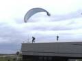 videos de Paragliding fra taket på Norsk Luftfartsmuseum i Bodø.