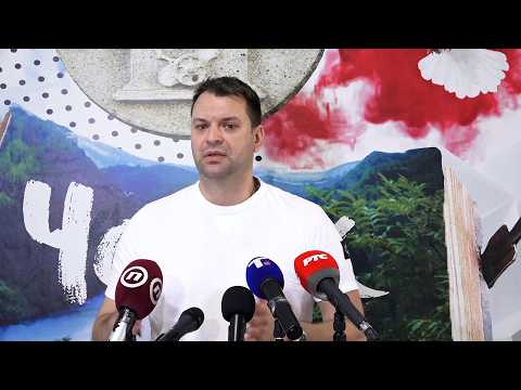 Цистерне са пијаћом и техничком водом постављене на више локација у граду