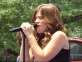 Kelly Clarkson performing \"How I feel\" On The Early Show Kelly Clarkson performing \"How I feel\" On The Early Show