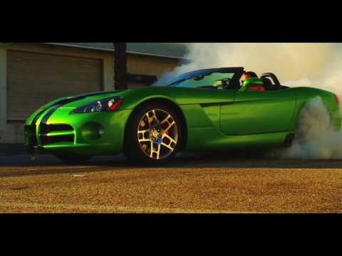 Viper Burnout - Kameratest für den Film 'Born to Race'. Ein epischer Burnout unterlegt mit Richard Wagners 'Ritt der Walküren'.