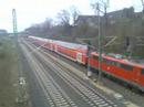 BR 111 durchf�hrt mit einem RE eine Br�cke bei Siegburg