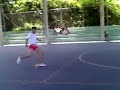 Dia comum... Jogando bola de cueca na escola