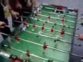 Jornalistas do Estadão jogando pebolim
