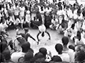 Roda gravada na Praça Sete de Setembro (Belo Horizonte), com os Grupos Capoeira Gerais e Cordão de Ouro Eu Bahia A Senzala. Estavam presentes os Mestres Dunga, Mão Branca, Bocão e outros.Informações adicionadas pelo Contramestre Delicado: