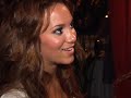 vem tycker kristian luuk skulle passa som bondbrud, vilka tv� saker gillade inte robert wells med filmen och varf�r fnittrar pernilla wahlgren? m�nga fr�gor - alla svar i den h�r filmen. alexander erwik minglar p� r�da mattan.