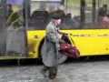 ロシア流、自分の好きな場所でバスの停留所を作る方法。のサムネイル1