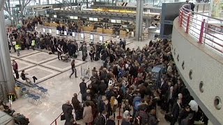 Almanya'da havalimanı çalışanları greve gitti