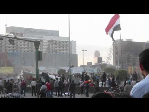 La violencia no cesa en Egipto: cientos se enfrentaron en la Plaza Tahrir