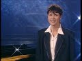 Medley Freut euch des Lebens & Berührung & Luftballon1. Edith Prock - Freut euch des Lebens 1993(von Hans Georg Nägeli) Freut euch des Lebens, Weil noch das Lämpchen glüht; Pflücket die Rose, Eh' sie verblüht! Man schafft so gerne sich Sorg' und Müh', Sucht Dornen auf und findet sie Und läßt das Veilchen unbemerkt, Das uns am Wege blüht.Freut euch des Lebens, Weil noch das Lämpchen glüht; Pflücket die Rose, Eh' sie verblüht!Wenn scheu die Schöpfung sich verhüllt Und rings der Donner um uns brüllt, dann lacht am Abend nach dem Sturm Die Sonne noch mal so schön. Freut euch des Lebens, Weil noch das Lämpchen glüht; Pflücket die Rose, Eh' sie verblüht! 2. Gaby Rückert - Berührung 1980 ( von Thomas Natschinski)Wenn der eine den andern begehrt Wenn der eine dem andern nicht wehrt Wenn der eine den andern wortlos versteht Wenn sich beide berühren, sich zärtlich verführen, bindent verlieren Dann gehören Sie zusammen diese Nacht Und Sie öffnen alle Türen Dann gehören Sie zusammen diese Nacht Und Sie gehn wie durch ein unbekanntes Haus Dann gehören Sie zusammen diese Nacht 3. Chris Doerk - Kauf dir einen bunten Luftballon 1987(von Anton Profes)Kauf dir einen bunten Luftballon, Nimm ihn fest in deine Hand, Stell dir vor, er fliegt mit dir davon In ein fernes Märchenland. Kauf dir einen bunten Luftballon,hellblau, lila oder grünUnd er wird dich eben .. zum Lohn in das Land fder Träume ziehn Über Wolken, wo die Sonne thront, Und der blaue Himmel lacht, Bis zum Märchenschloß gleich hinterm Mond, So ein Prinz dich traumhaft glücklich macht. Kauf dir einen bunten Luftballon Und mit etwas Phantasie, Fliegst Du in das Land der Illusion, Und bist glücklich wie noch nie