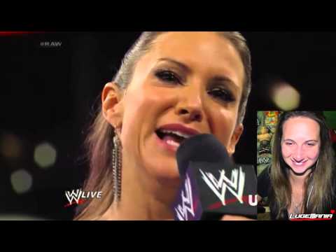 WWE Raw 7/28/14 Stephanie McMahon vs Brie Bella at SUMMERSLAM