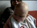 Rafae?le, 4 mois et demi, parle a? son papa.avi