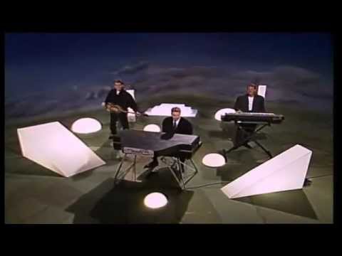 TurnBackTheClock - Johnny Hates Jazz - Turn back the Clock 1987 If I could have it over live my life again I wouldn't change a single day I wish that I could turn back the cloc...