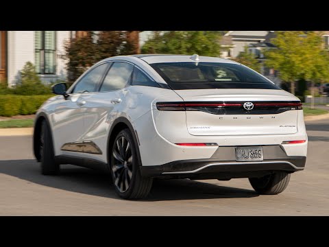 2023 Toyota Crown – Premium Full-size Hybrid Sedan With 340 hp