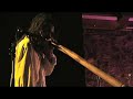 merveilleux mariage entre un trio jazz, un sampler et le didgeridoo aborig�ne, ce disque est une vraie r�ussite. et la musique de miles davis, celle de ses incursions seventies dans le rock'n roll et l'�lectricit�, sonne magistralement dans cet opus enregistr� en public � fay sur lignon, petit village du massif central.