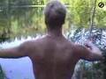 KP saaressa: Keinutaan