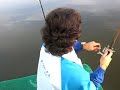 Uma grande carpa estoura a linha depois de muita briga(dia da caça)