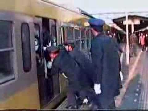 U Bahn lustig Japaner Foto Bild: Video: Japaner in der Bahn