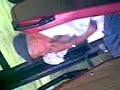 Velho engana-se no autocarro Velho engana-se no autocarro