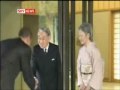 President Obama bows to Emperor Akihito