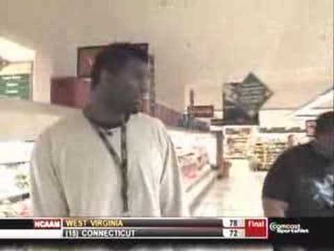 Greg Oden going shopping