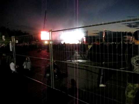 Twisted Sister playing I Wanna Rock at Miljoonarock 2008