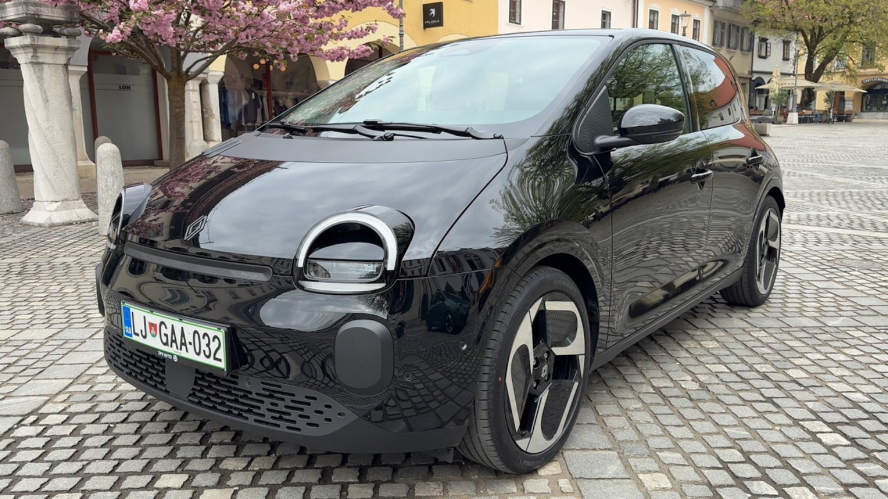 New RENAULT TWINGO 2026 - visual REVIEW (BLACK color, techno trim)