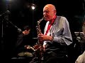 o blogue jazz no pa�s do improviso! (www.jnpdi!) convidou herb geller para um concerto de celebra��o do seu quarto anivers�rio.

este concerto teve lugar no hot clube de portugal, em lisboa, no dia 9 de outubro de 2007, e reuniu herb geller (que regressou a este clube 45 anos depois da sua primeira e �nica actua��o) com m�sicos portugueses ou baseados em portugal.

o quinteto � formado por: herb geller (sax alto), filipe melo (piano), bruno santos (guitarra), demian cabaud (contrabaixo) e bruno pedroso (bateria).