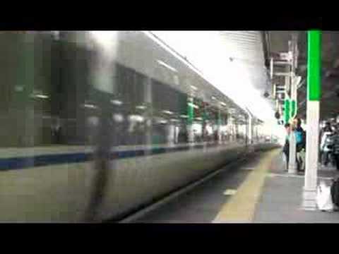 サンダーバード　大阪駅入線