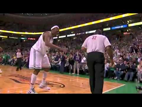 Paul Pierce punches refferee