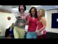 videos de Pyjama fun at college!
