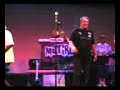 o eterno tony bizarro no palco com o motiro no sesc pomp�ia