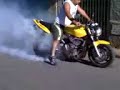 Estourando pneu da Hornet