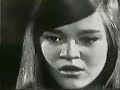 The wonderful Shangri-Las singing Remember Walkin' in the sand. Caution : not a real video ; I tried to recompose this great song with the only two images I had from some vids posted by Dazzababes that I have edited with that poor S... software that is Wind.-Movie-Maker. The result is poor but it just gives me the occasion to shout once again my favorite youtube request that is IF SOMEONE HAS THE VIDEO OF THIS GREAT SONG, PEASE, PLEASE, PLEEEAAASE POST !! Thanks by advance. Don't forget ...