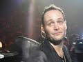 Montée sur scène d'une chanceuse !!! (Tryo au POPB le 16 décembre 2009).avi