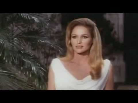 ursula andress