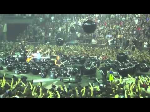 Guitarrista de Metallica pateó accidentalmente a una niña